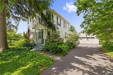 37 East St, Skaneateles, NY 13152
