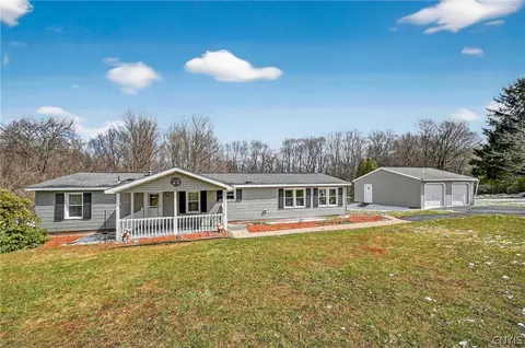 446 Kingdom Rd, Volney, NY 13126