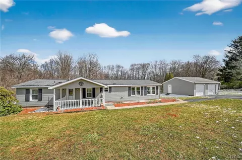 446 Kingdom Rd, Volney, NY 13126