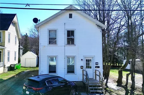 34 Pine St, Oneonta, NY 13820