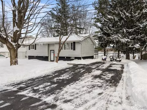 53 Sauquoit St, Whitestown, NY 13492