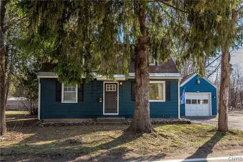 50 Wilbur Rd, New Hartford, NY 13413