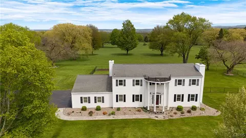 621 Deerfield Dr, Oneida, NY 13421