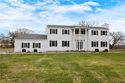 621 Deerfield Dr, Oneida, NY 13421