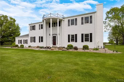 621 Deerfield Dr, Oneida, NY 13421