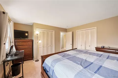 Bedroom - 621 Deerfield Dr, Oneida, NY 13421 photo 5 of 6