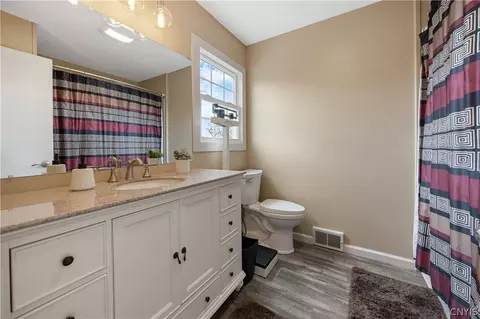 Bath - 621 Deerfield Dr, Oneida, NY 13421 photo 2 of 3