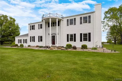 621 Deerfield Dr, Oneida, NY 13421