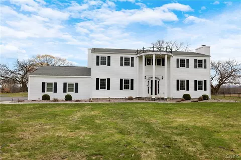 621 Deerfield Dr, Oneida, NY 13421