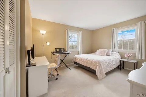 Bedroom - 621 Deerfield Dr, Oneida, NY 13421 photo 2 of 6