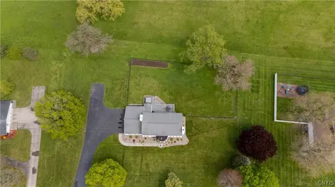 View/Area - 621 Deerfield Dr, Oneida, NY 13421 photo 1 of 3