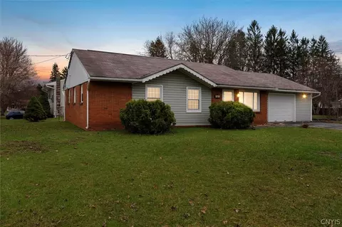 101 Timwood Dr, Van Buren, NY 13027