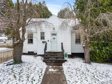 810 Tulip St, Salina, NY 13088
