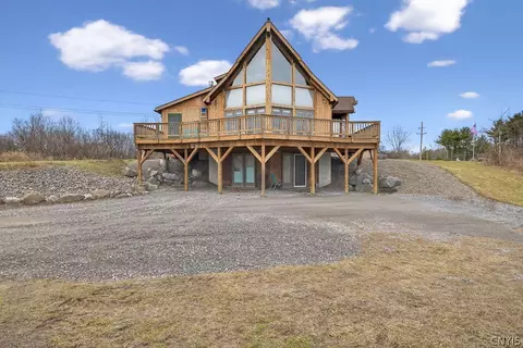 4000 Bishop Hill Rd, Marcellus, NY 13108