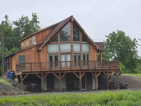 4000 Bishop Hill Rd, Marcellus, NY 13108
