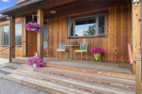 4000 Bishop Hill Rd, Marcellus, NY 13108