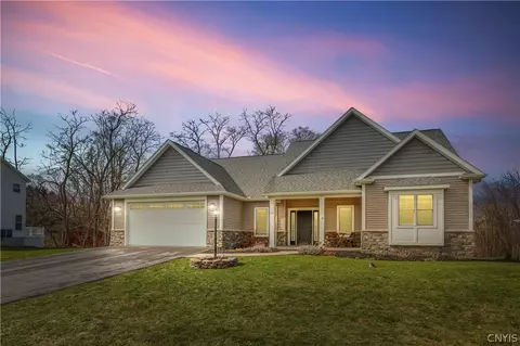 111 Left Fld, Manlius, NY 13104