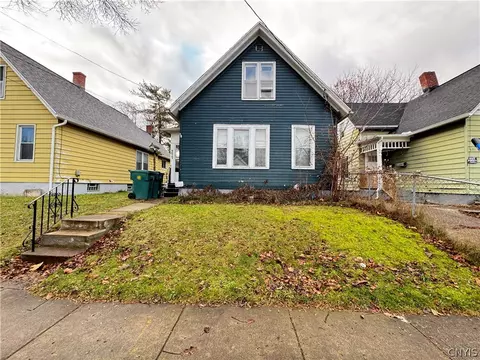 377 Alphonse St, Rochester, NY 14621