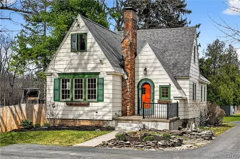 6029 E Seneca, Jamesville, NY 13078