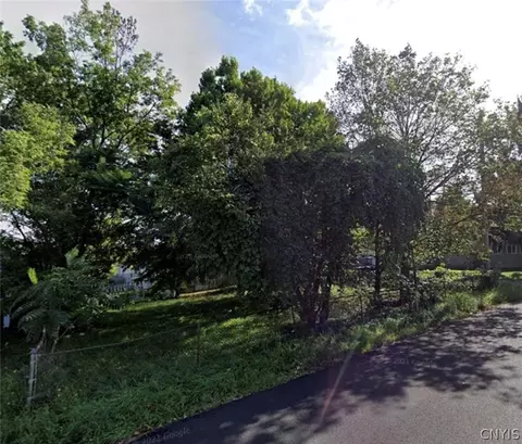 Galster Avenue, Salina, NY 13206