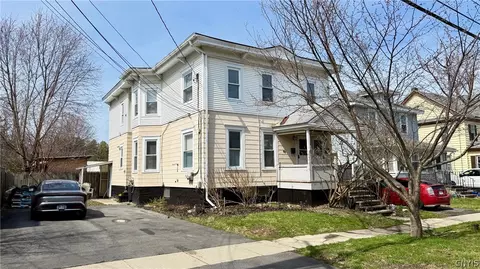 507 N Center St, East Syracuse, NY 13057