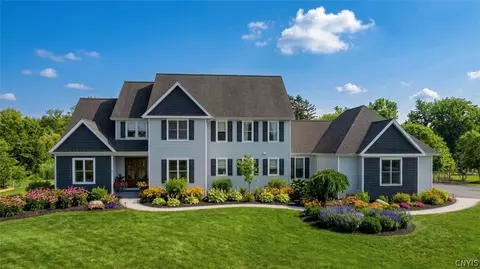 9103 Whistling Swan Ln, Manlius, NY 13104