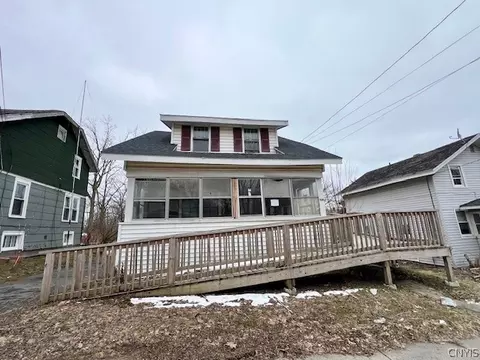 1016 Gotham St, Watertown, NY 13601