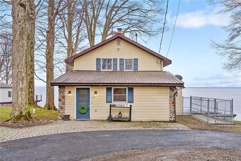 44 Kellar Dr, Bernhards Bay, NY 13028