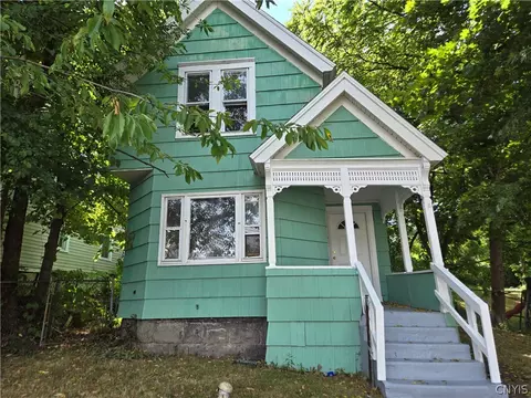 206 Lamont Ave, Geddes, NY 13209