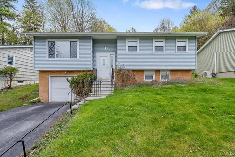 139 Sunrise Dr, Syracuse, NY 13205