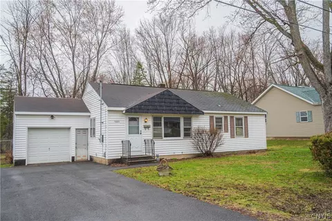 5685 Mapleton Dr, Utica, NY 13502