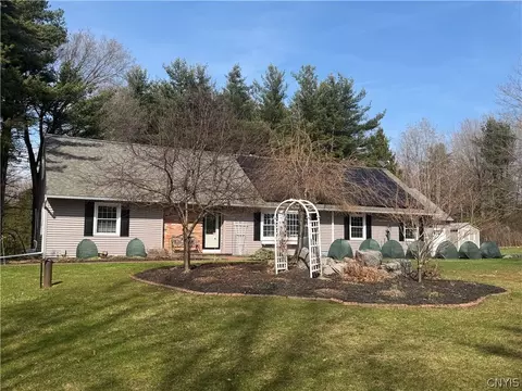 2655 Falls Rd, Marcellus, NY 13108