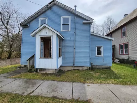 8 Center St, Cortlandville, NY 13101