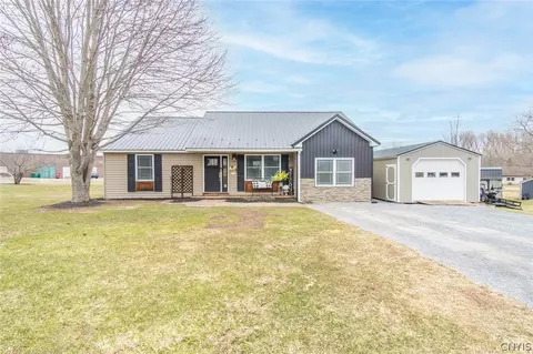 1 Carpenter Dr, Philadelphia, NY 13673