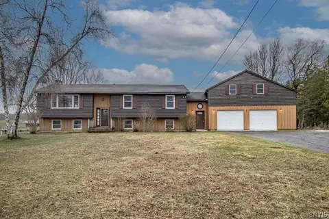 5733 E Lake Rd, Cazenovia, NY 13035