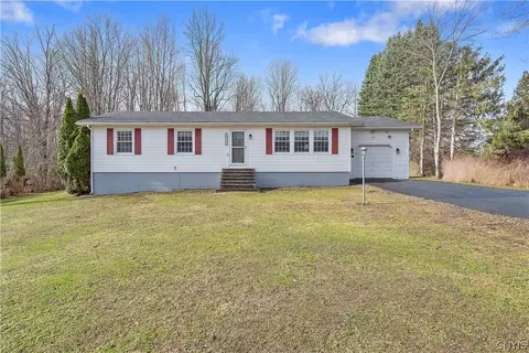 3123 County Route 57, Volney, NY 13126
