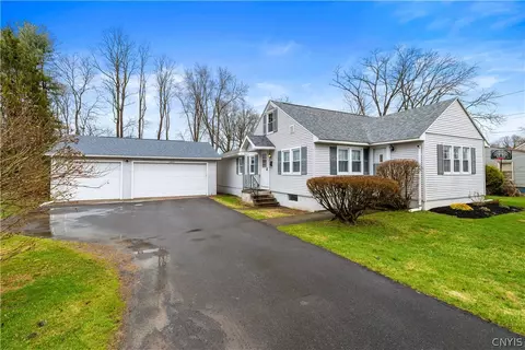 65 Sherrill Ln, New Hartford, NY 13413