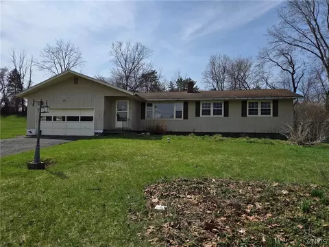 225 Marsh Dr, Syracuse, NY 13214