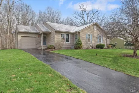 105 Niblick Cir, Van Buren, NY 13027