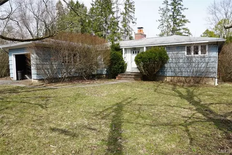 873 Milford Dr, Skaneateles, NY 13152