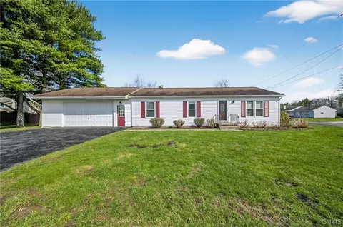 43 Whitcomb Rd, Fulton, NY 13069