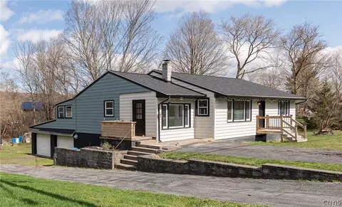 5960 Newport Rd, Camillus, NY 13031