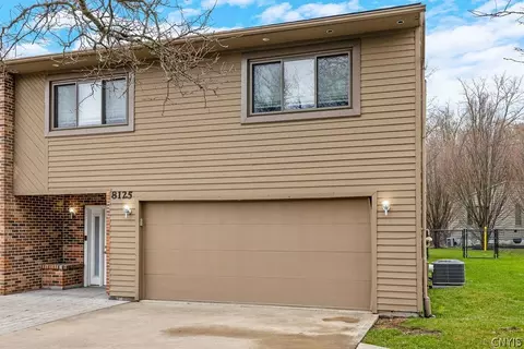 8125 Verbeck Dr, Manlius, NY 13104