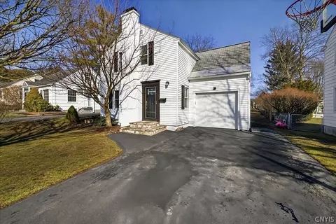 215 Walberta Rd, Geddes, NY 13219