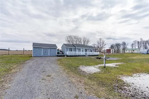 27180 Montonna Shores Rd N, Lyme, NY 13693