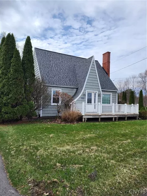 5378 Bear Rd, Syracuse, NY 13212
