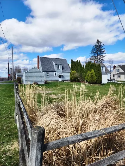 5378 Bear Rd, Syracuse, NY 13212