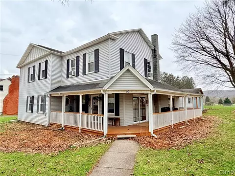 10 S Main St, Earlville, NY 13332