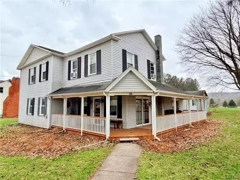 10 S Main St, Earlville, NY 13332