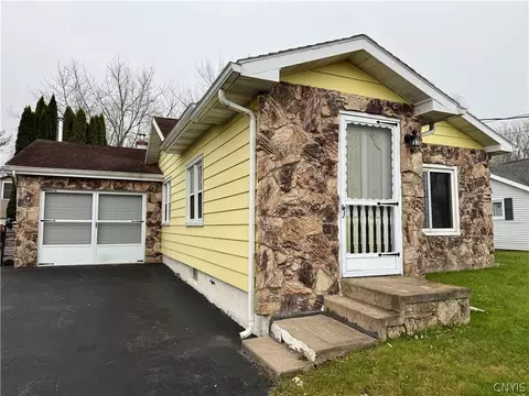 6214 Muskrat Bay Rd, Brewerton, NY 13029